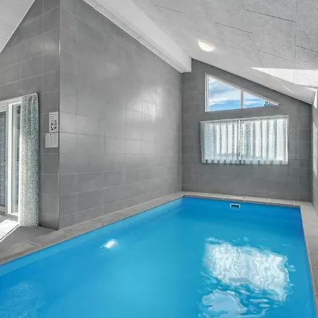 Amazing In With Private Swimming Pool, Be Inside Or Outside